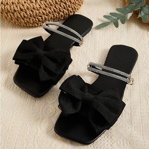 GORGLITTER Bow Rhinestone Sandals
